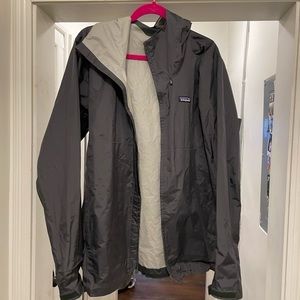New Men’s Patagonia Raincoat